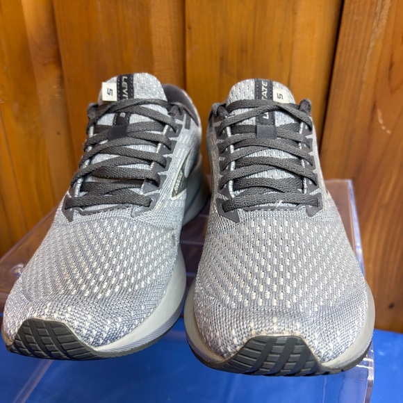 Brooks Levitate 5 Women’s 8 Gray Running Shoes Energize Cushion Neutral Support - Picture 3 of 11
